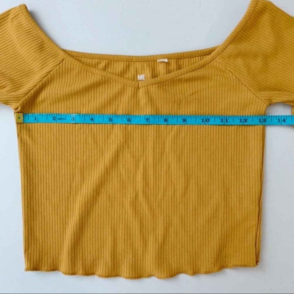 ME TO WE Off Shoulder Crop Top - Picture 7 of 8